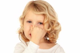 Trẻ bị nghẹt mũi nhưng không có nước mũi, phải làm sao?